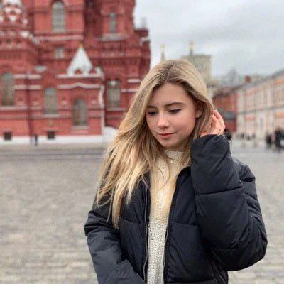 Аня Дроздова